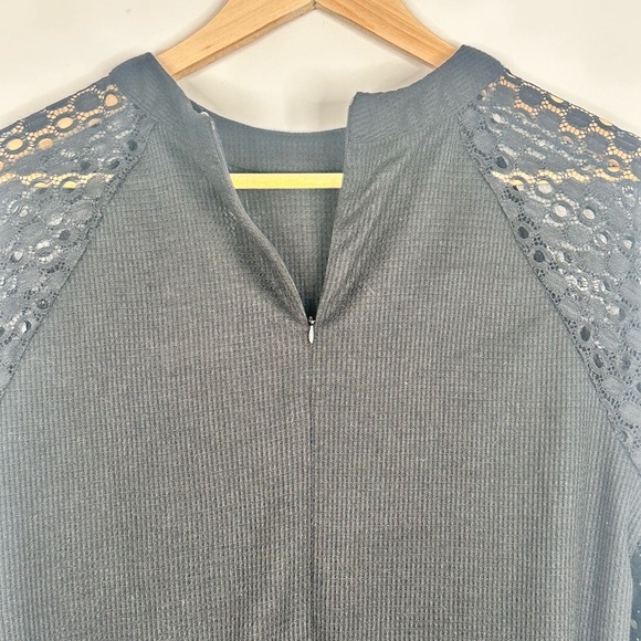 NWT MIHOLL Black Lace Sleeve Sweater Top Elegant Evening Party Blouse Size Med - Picture 9 of 10